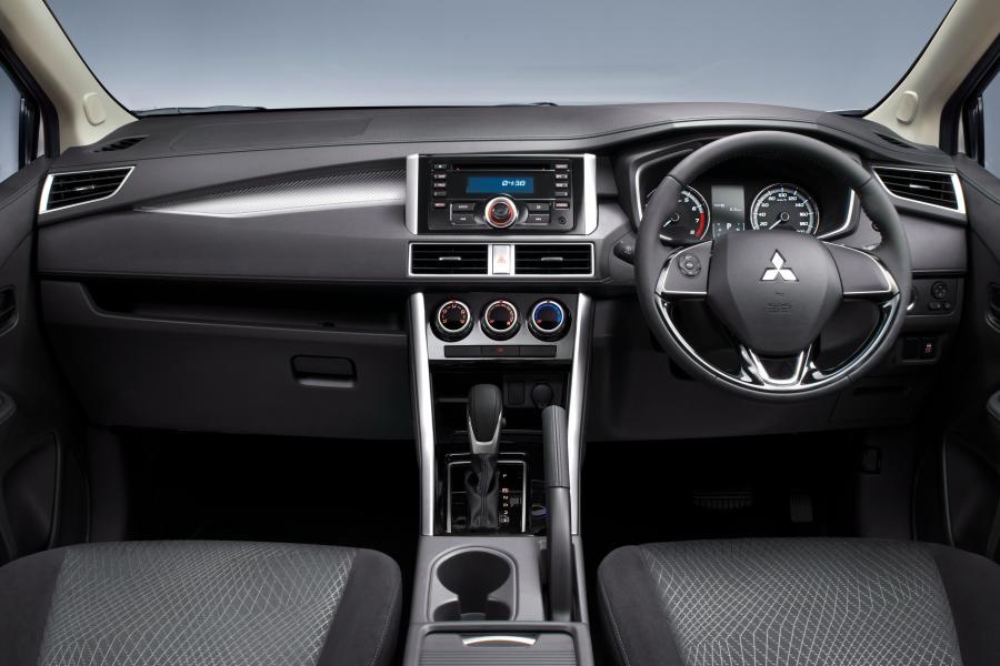 Торпедо Mitsubishi Xpander Sport 2017 года  (фото 8 из 11)